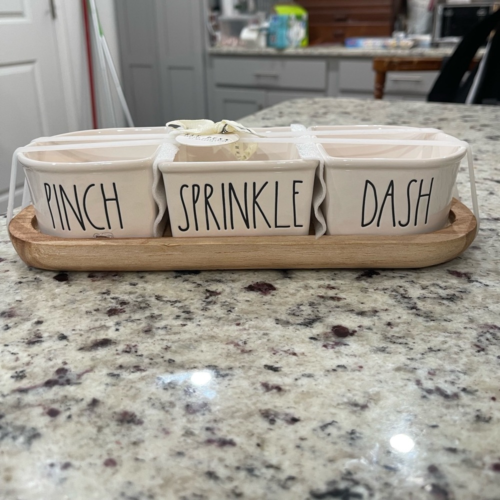 Rae Dunn 3 ceramic prep bowls that say PINCH, SPRINKLE,& DASH in wood tray NWT